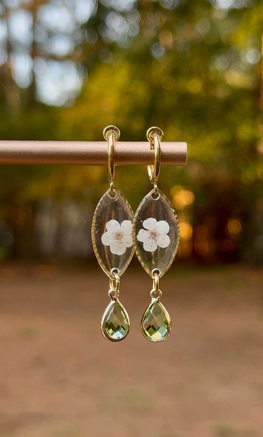 Clip On White Flower