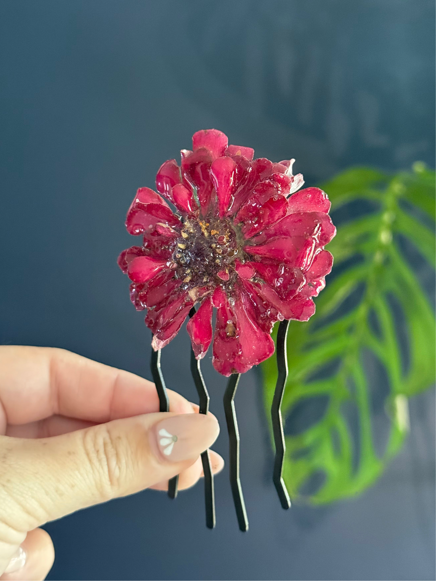 Zinnia Hair Comb, Medium
