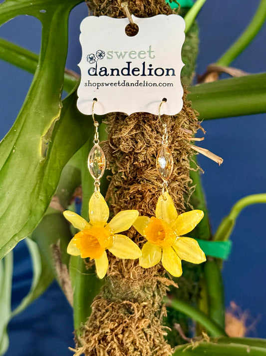 Daffodil Dangle Earring