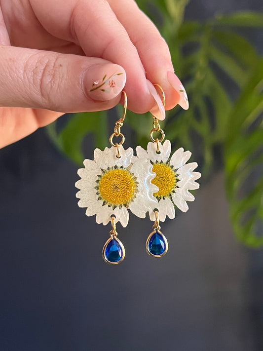 White Daisy Wire Earring