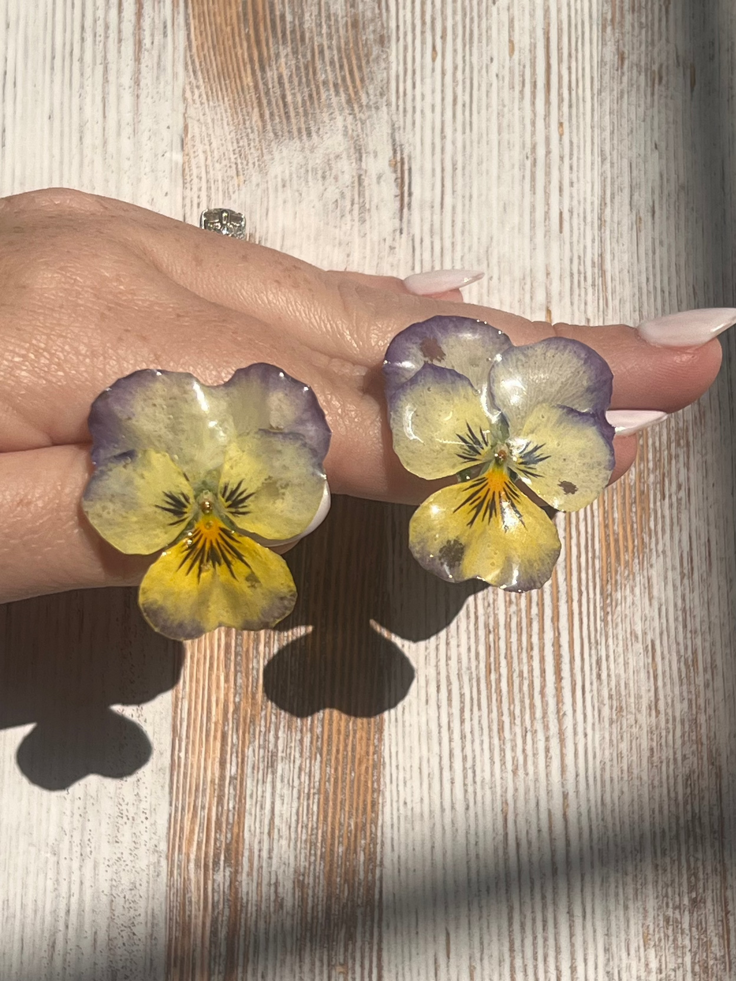 Pansy Stud Earring