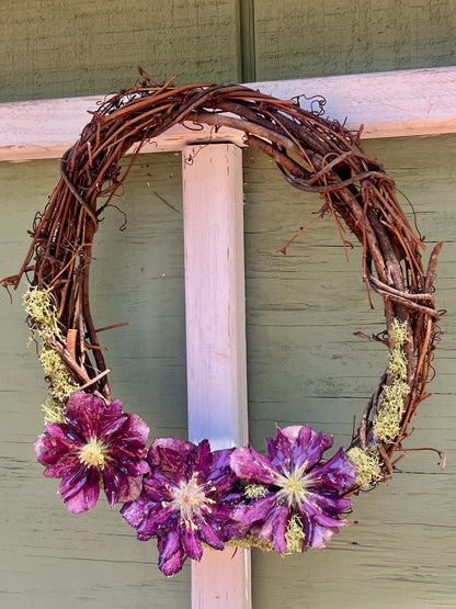 Deep Purple Hellebore Wreath 10"