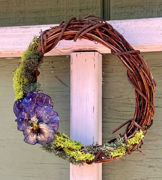 Blue Pansy Wreath 6"