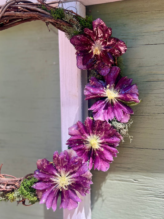 Dark Purple Hellebore Wreath 10"