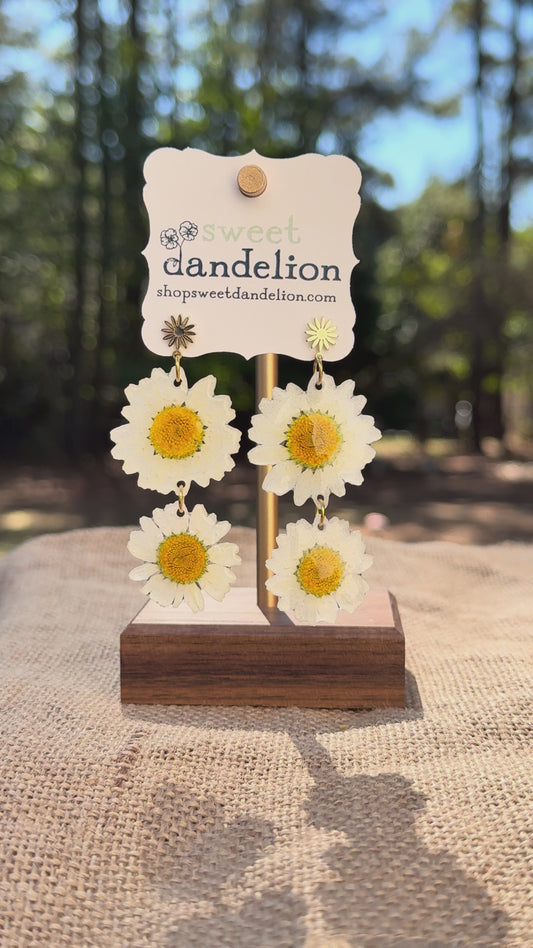 Daisy Dangle Earring